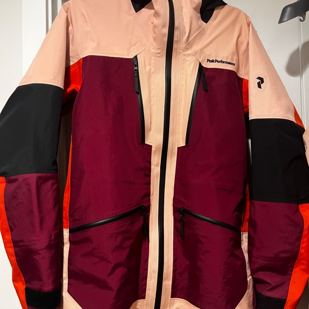 Peak Performance Vertical GORE-TEX Pro Jacket - Small - NWOT - Picture 9 of 9